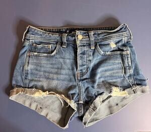 Hollister Light-Wash Frayed Denim Shorts - 00